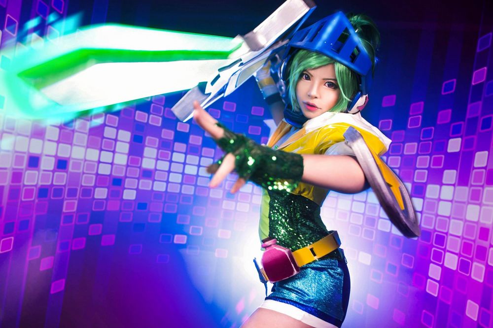 1 League of Legends Arcede Riven.jpg